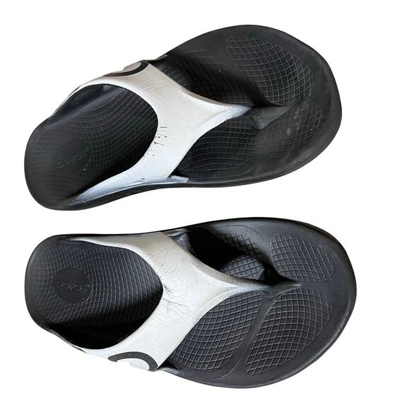 Oofos Ooriginal Flip Flop Thong Sport Sandals Black US M9 W11 Recovery Runner - Picture 2 of 9